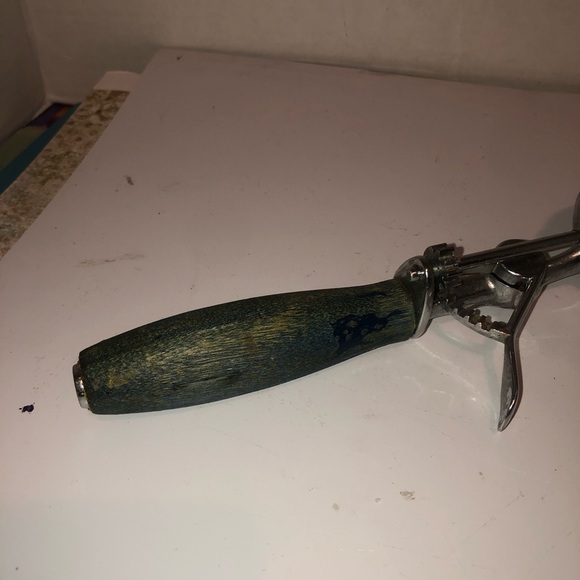 Metal Ice Cream Scoop with wood green handle- perfect for ice cream and rice - Picture 4 of 8